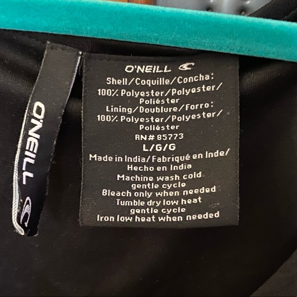 2/$10- O’Neill- Scoop Neck High Low NEEDS REPAIR - Picture 4 of 13